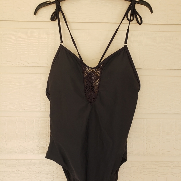 NWT Black Lace swimsuit lace back,One Piece Swimsuit 18” armpit to armpit - Picture 1 of 7